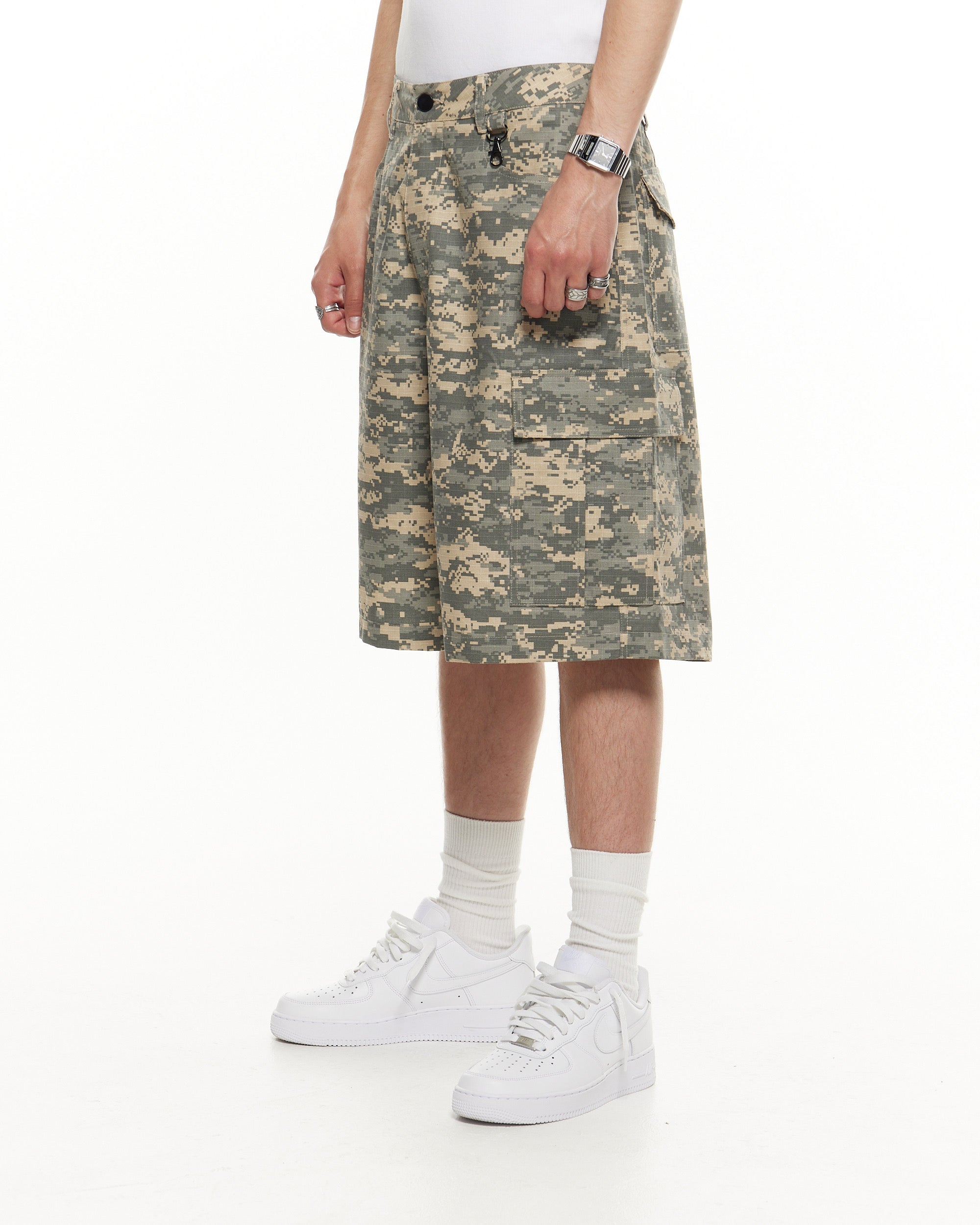 CARGO SHORT - DIGI CAMO - SWEATS EU