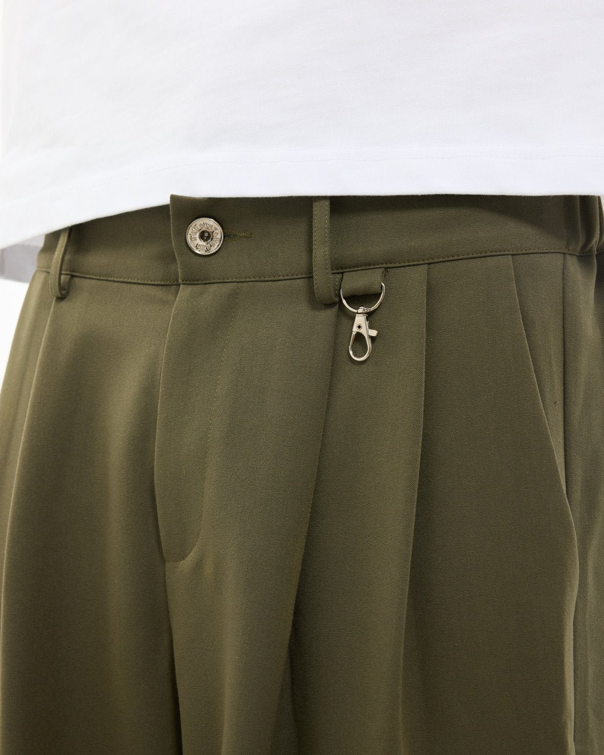 PLEATED PANT - OLIVE - SWEATS EU