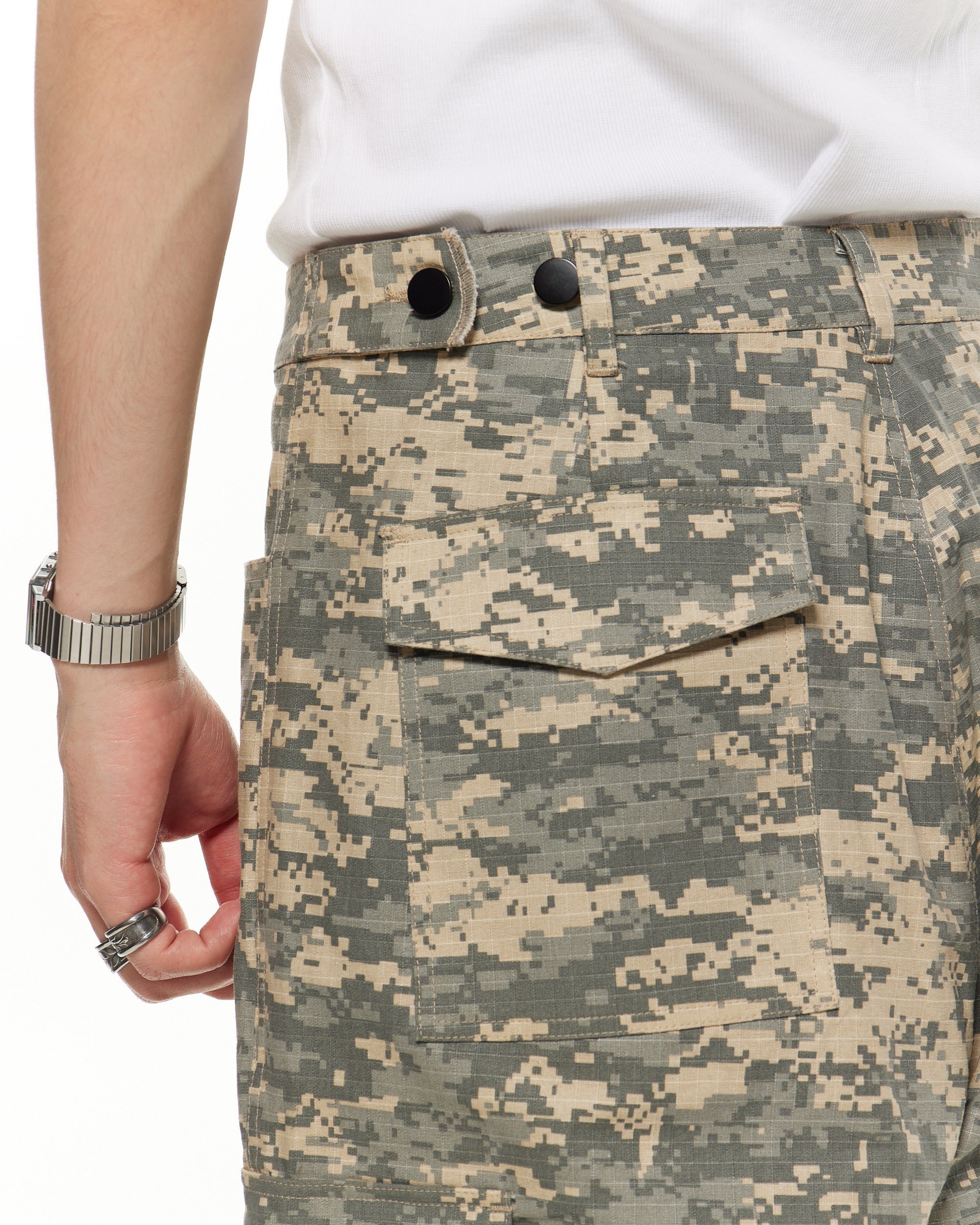 CARGO SHORT - DIGI CAMO - SWEATS EU