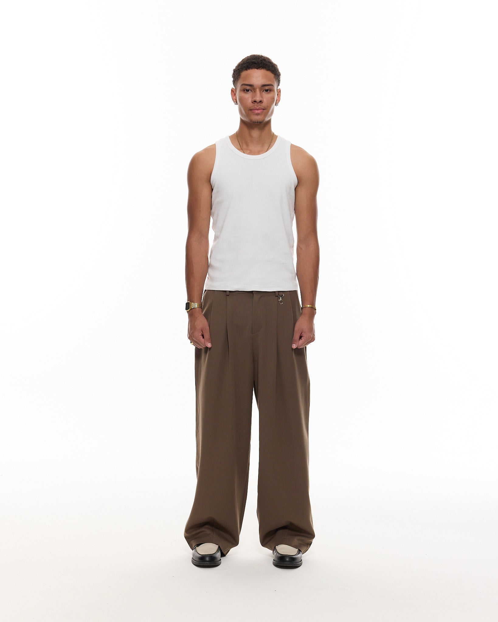 PLEATED PANT - BROWN