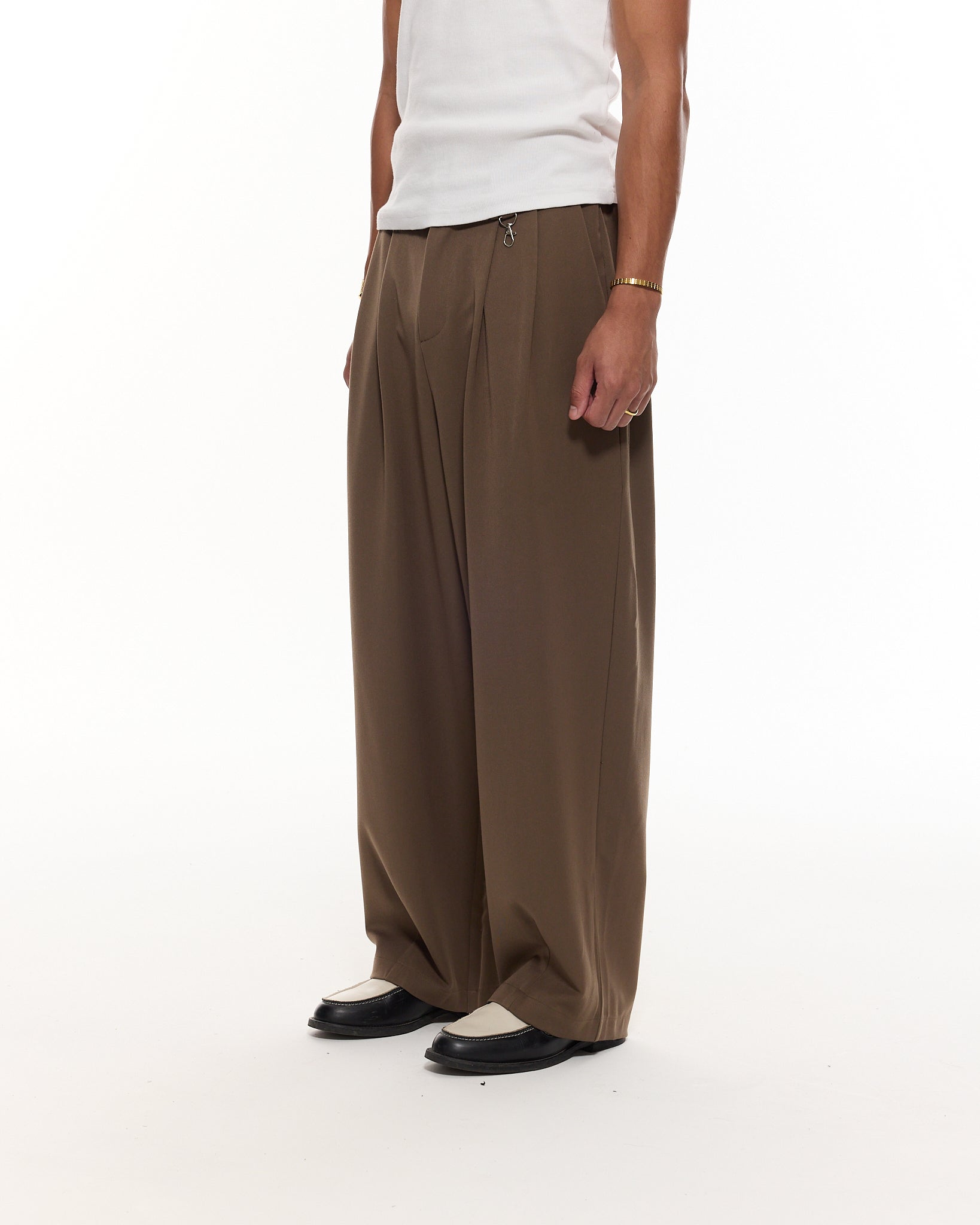PLEATED PANT - BROWN - SWEATS EU