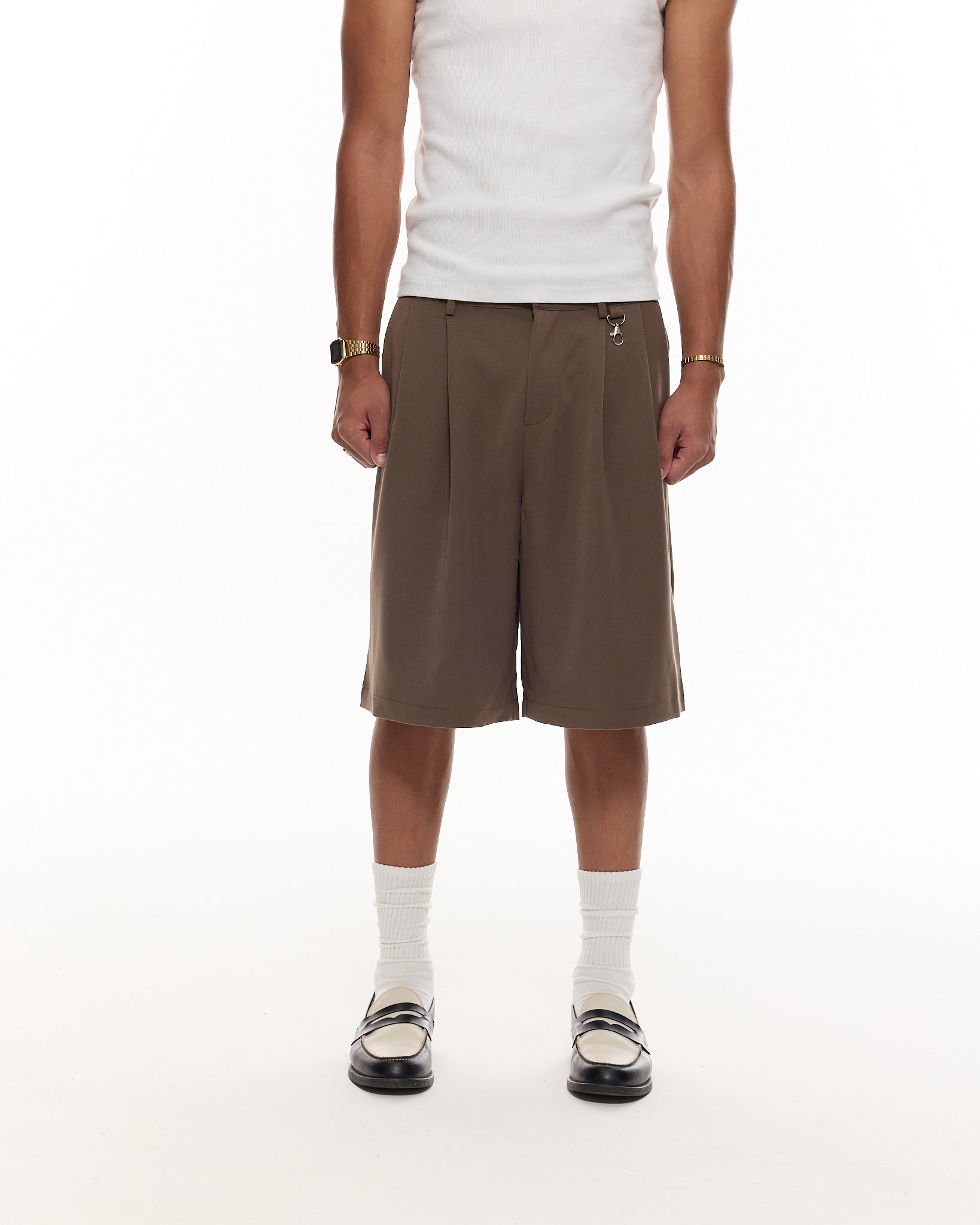 PLEATED SHORT - BROWN