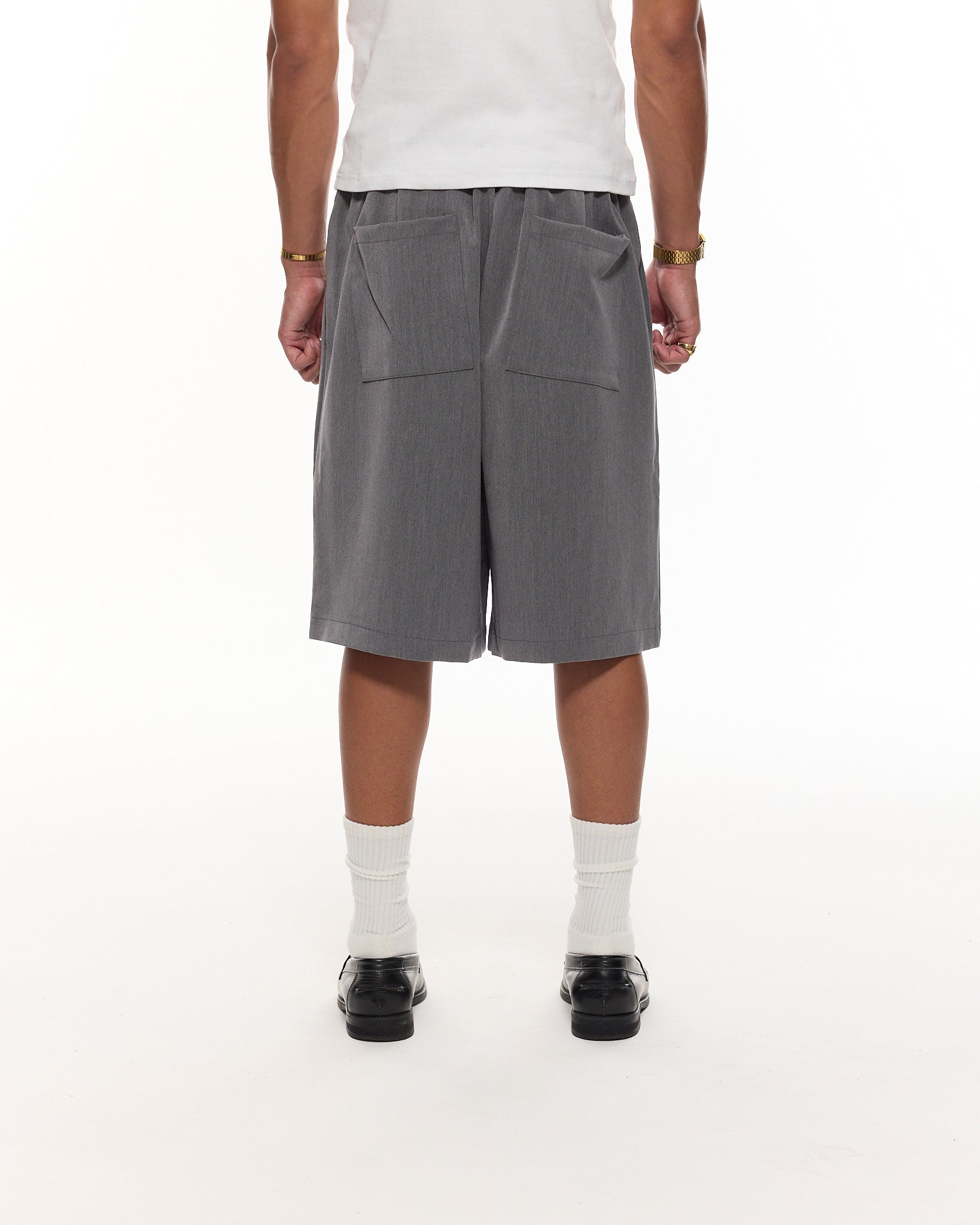 PLEATED SHORT - GREY