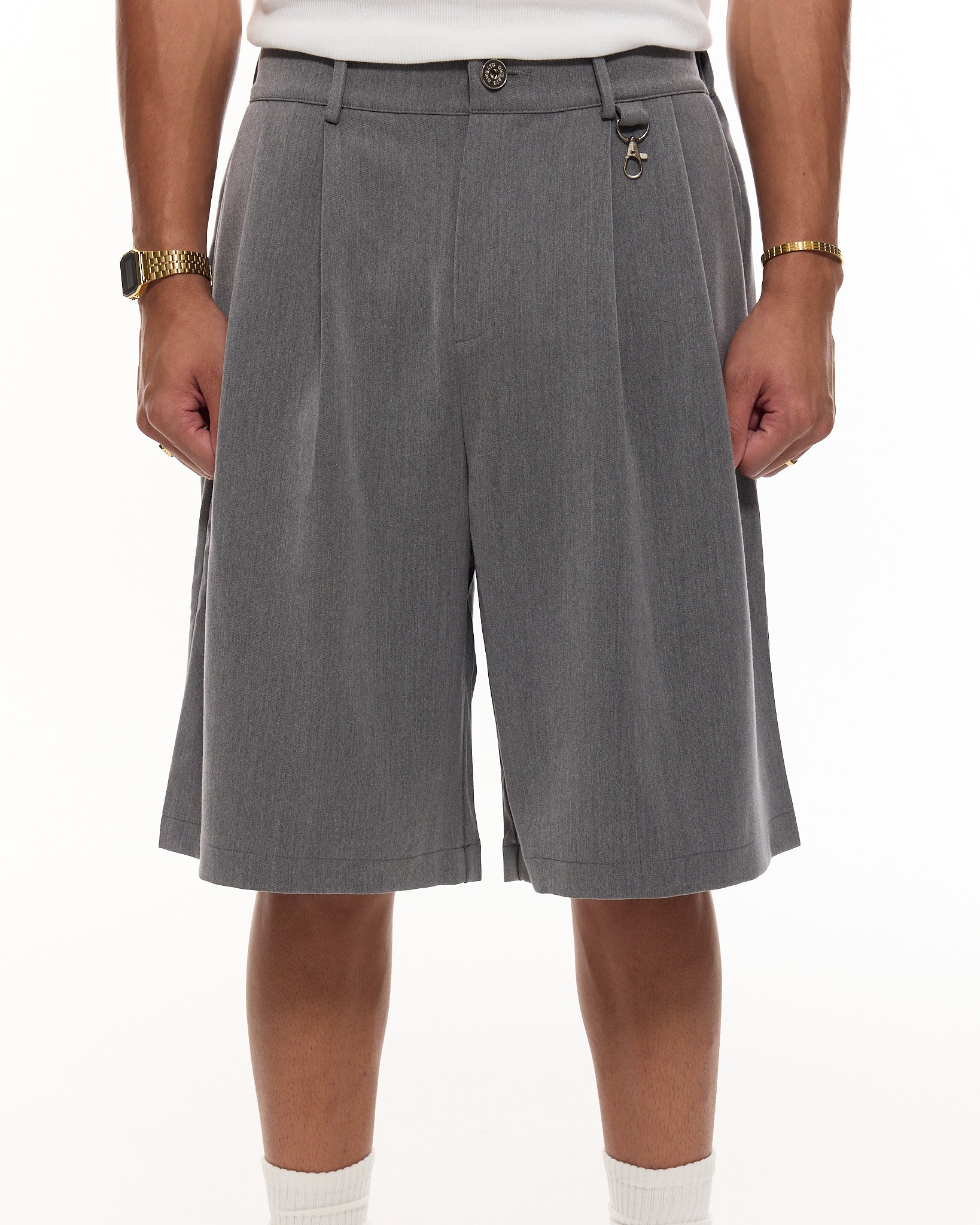 PLEATED SHORT - GREY