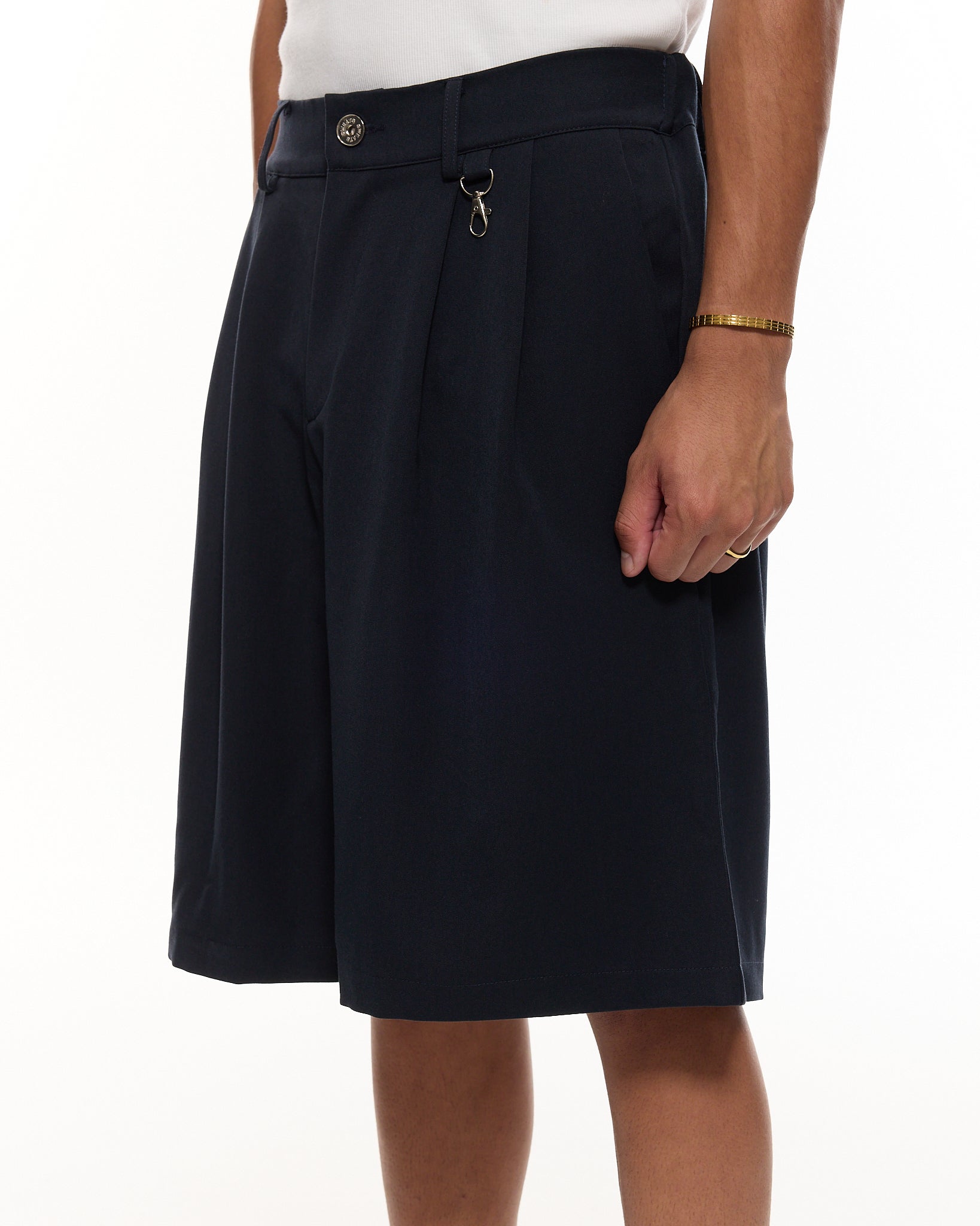 PLEATED SHORT - NAVY