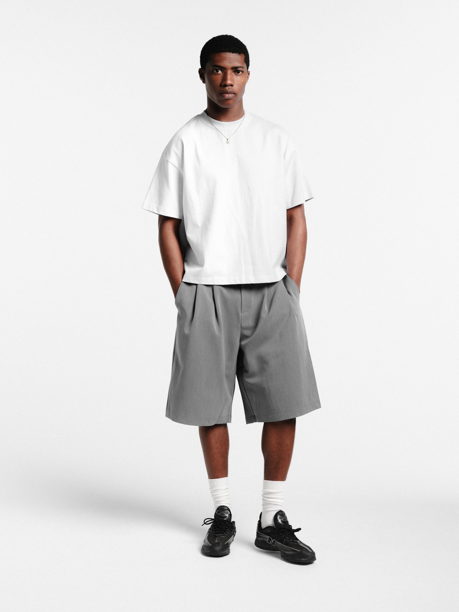 PLEATED SHORT - GREY