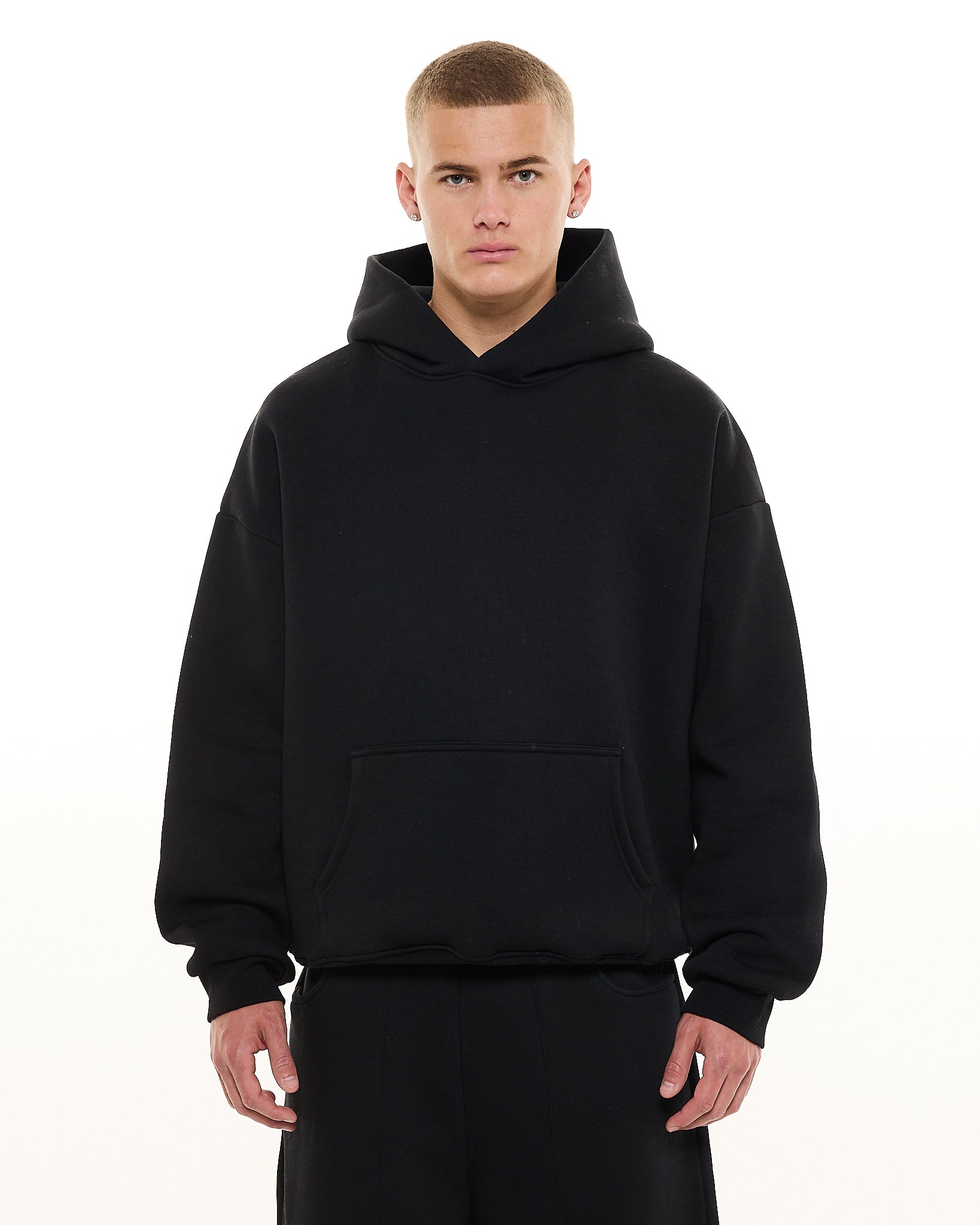 COZY HOODIE - BLACK - SWEATS EU