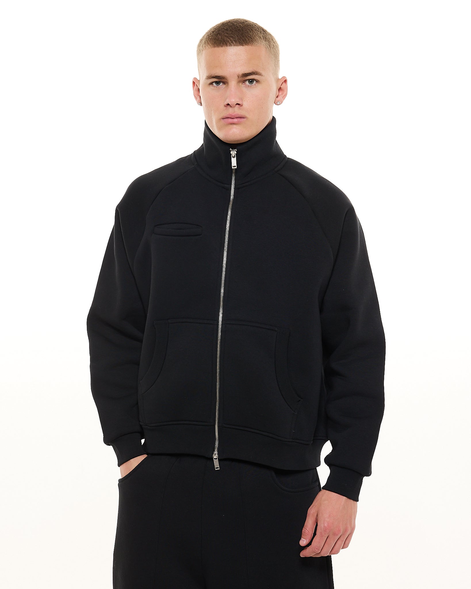 COZY TRACK JACKET - BLACK - SWEATS EU