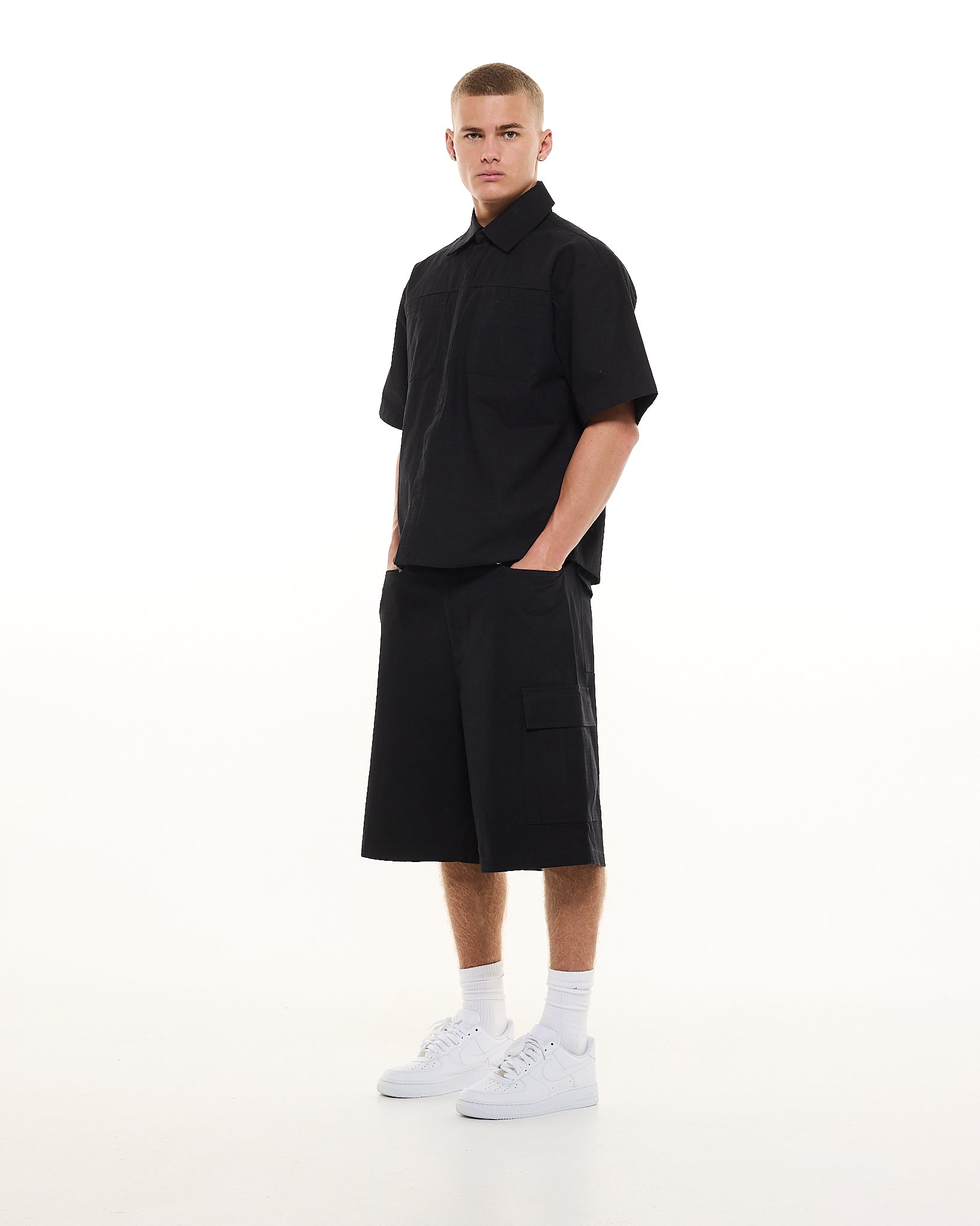 CARGO SHORT - BLACK - SWEATS EU