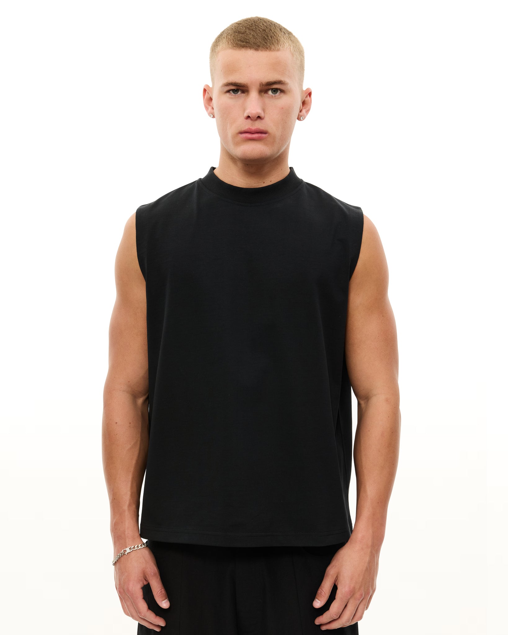 MUSCLE TEE - BLACK
