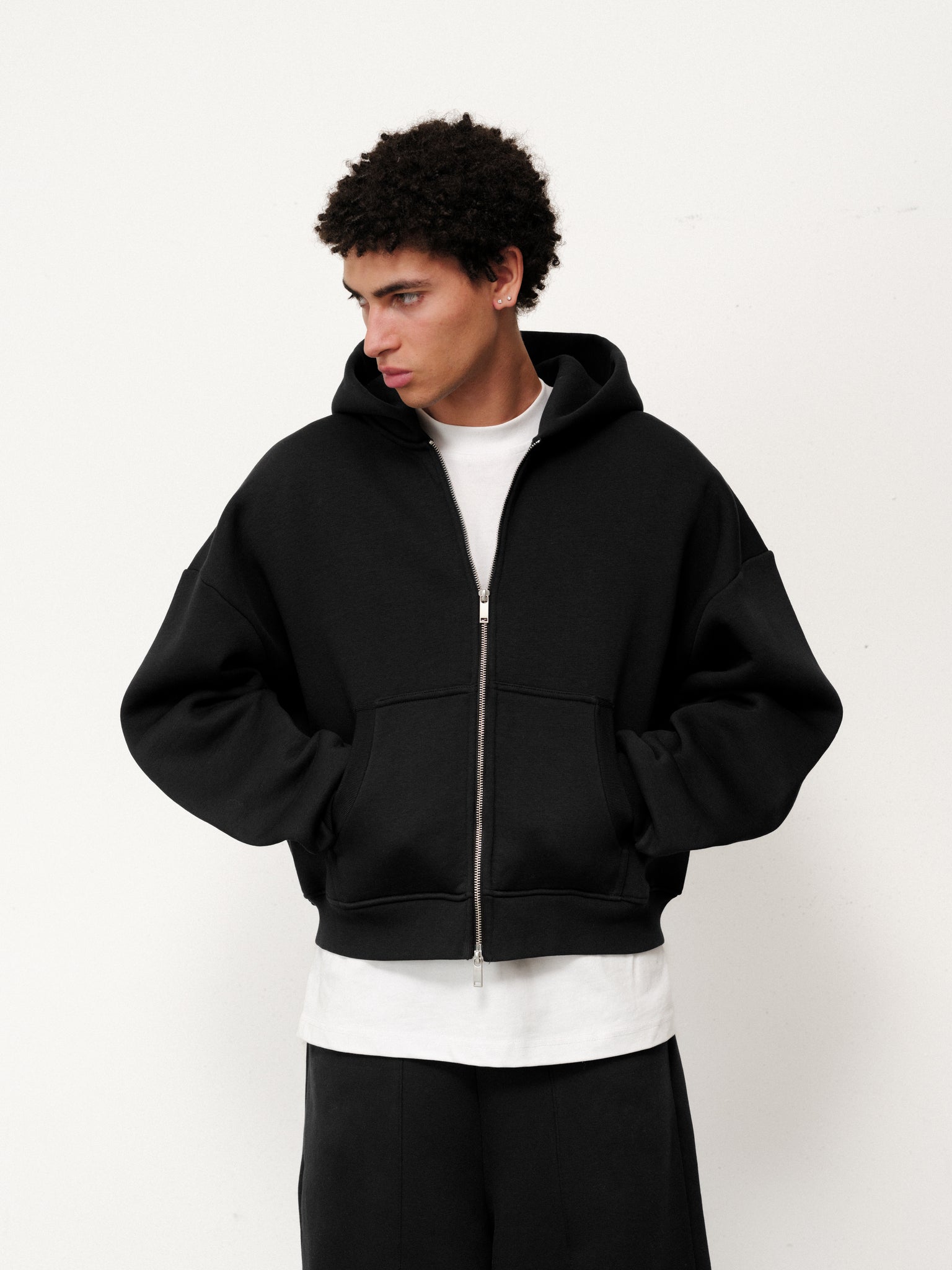COZY ZIP UP - BLACK