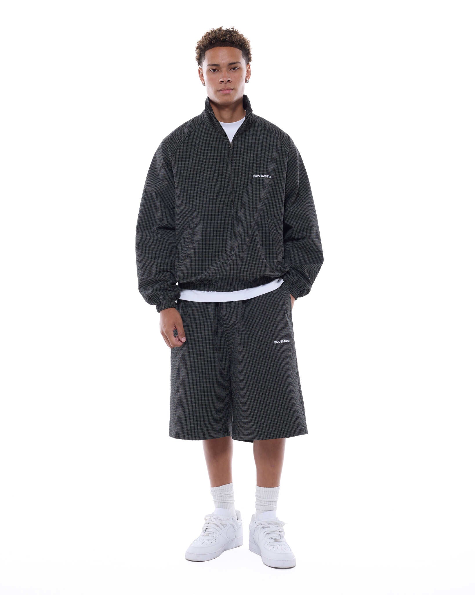 CHECKERED TRACK SHORT - BLACK/WHITE - SWEATS EU