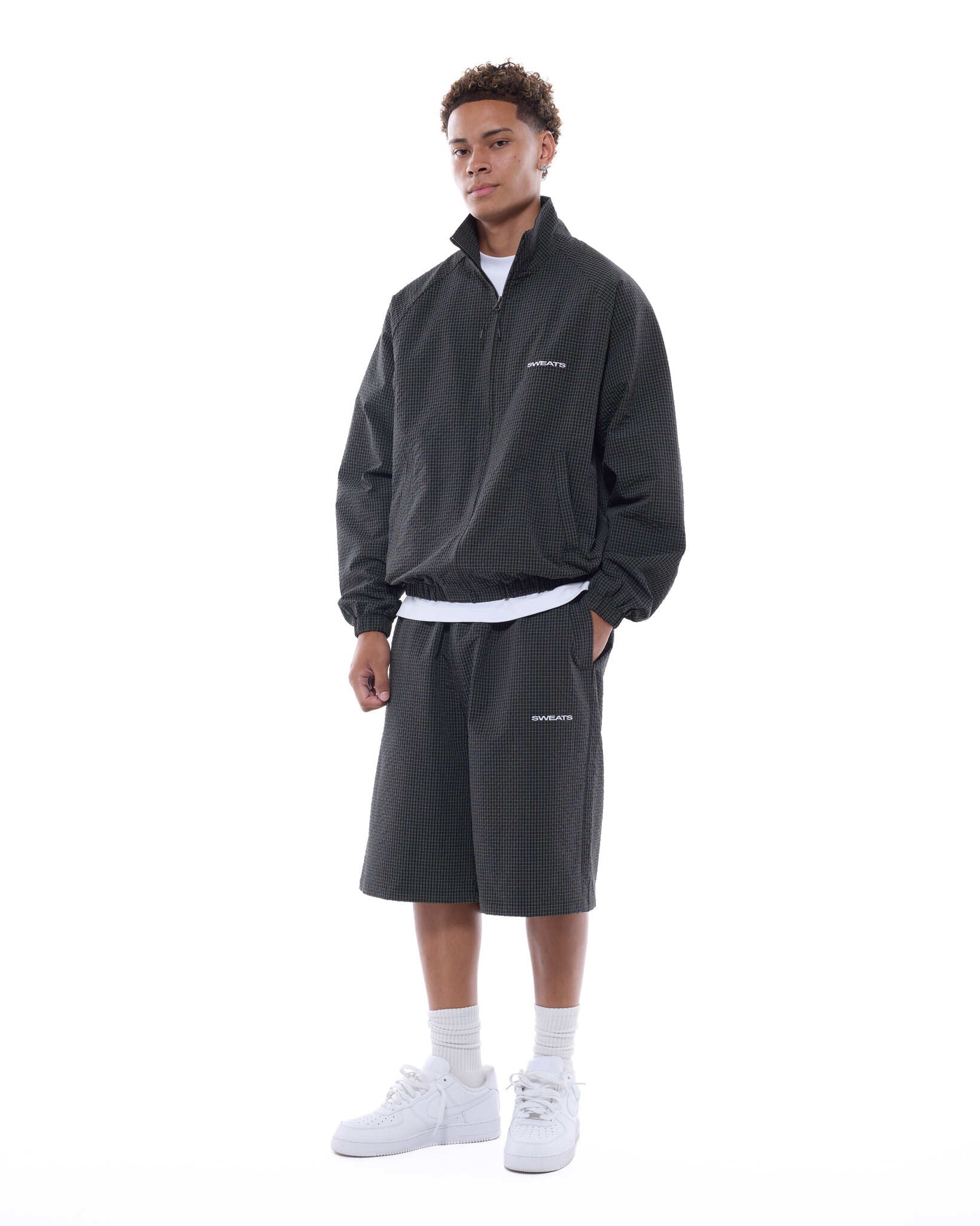 CHECKERED TRACK SHORT - BLACK/WHITE - SWEATS EU