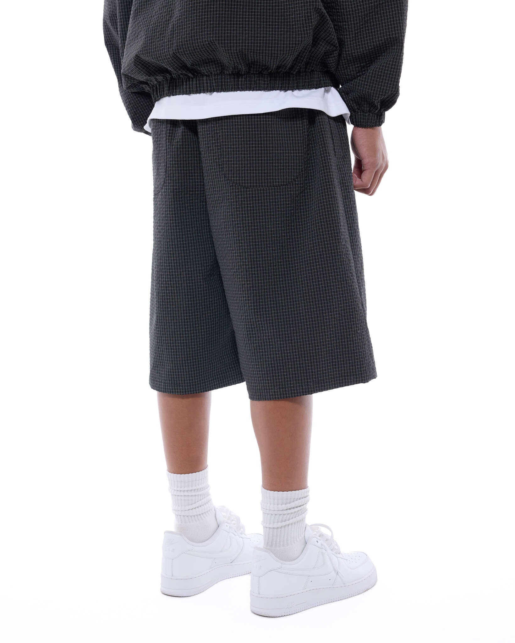 CHECKERED TRACK SHORT - BLACK/WHITE - SWEATS EU