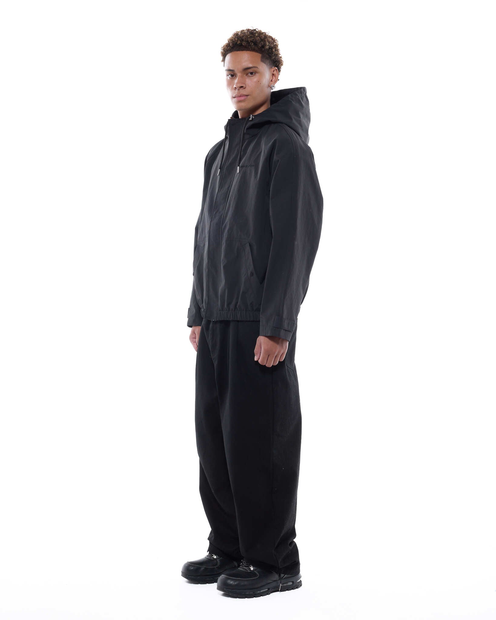 ARC JACKET - BLACK - SWEATS EU