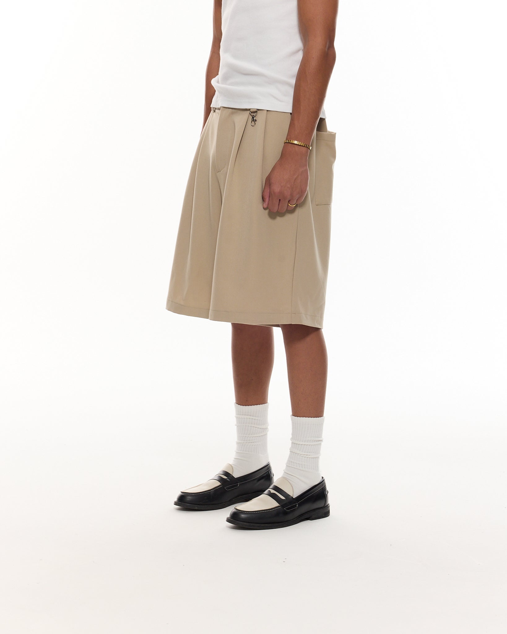 PLEATED SHORT - SAND