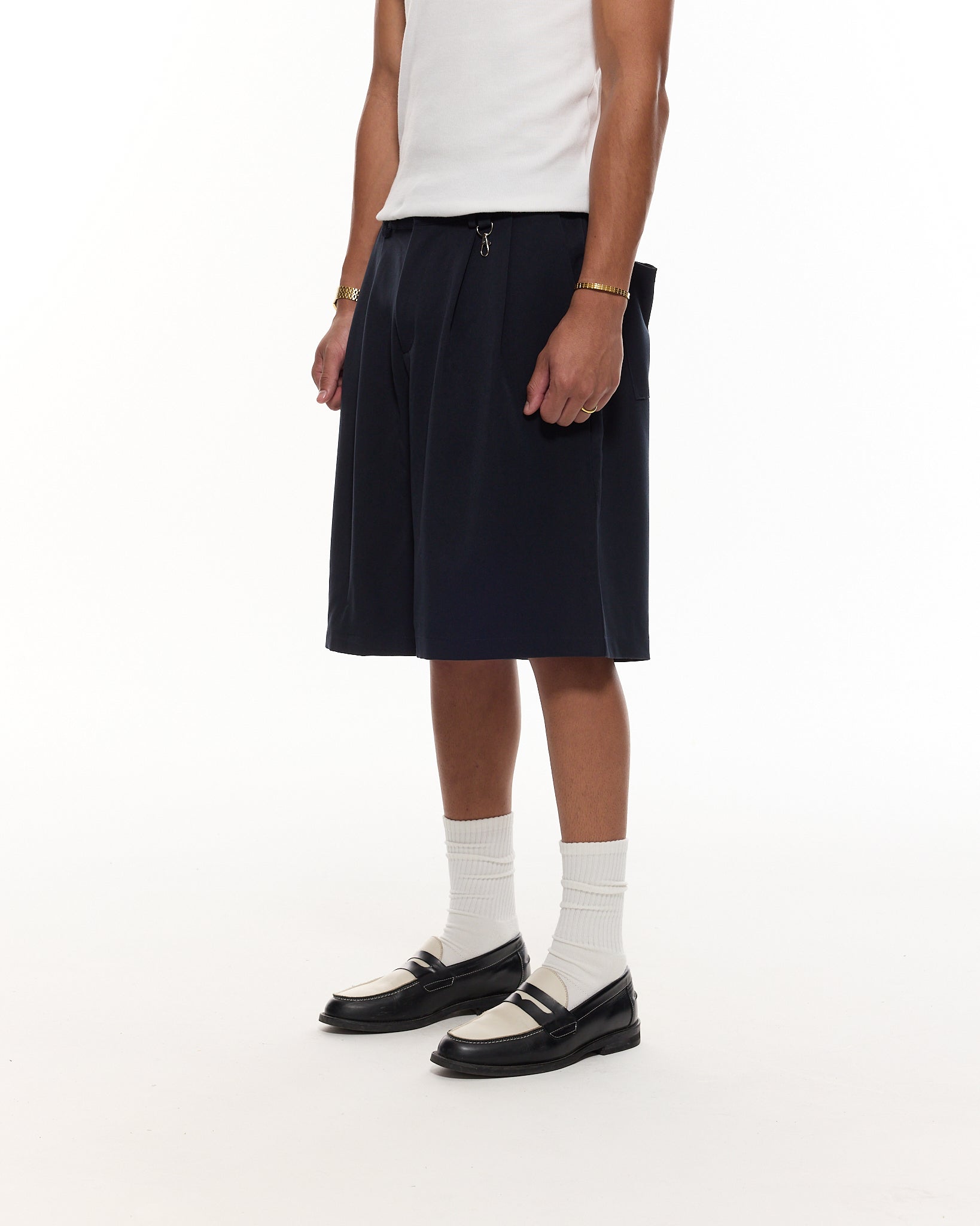 PLEATED SHORT - NAVY