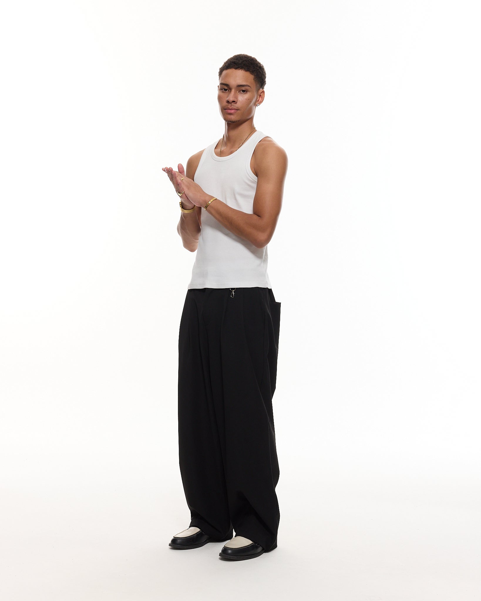 パンツ SWEATSCOLLECTIVE PLEATED SHORTS - BLACK PLEATED SHORTS - BLACK