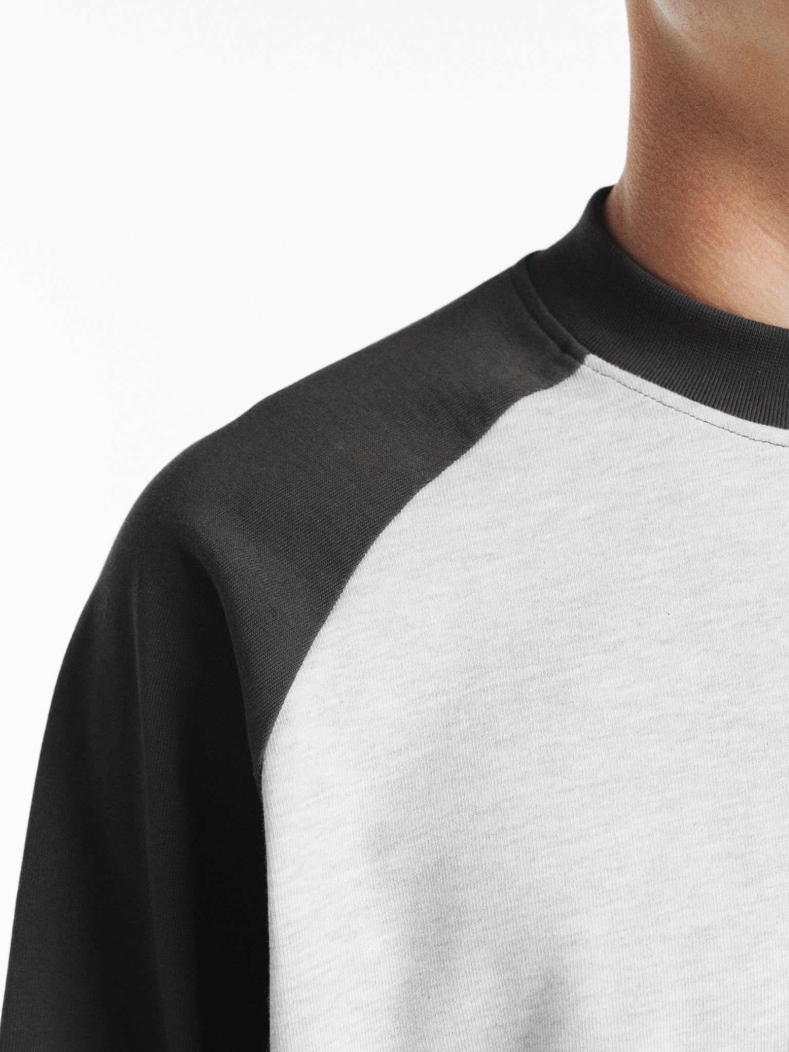 Long sleeve raglan T-shirt in Arcticy and Granite colors by SWEATS EU, featuring a casual fit and soft fabric.