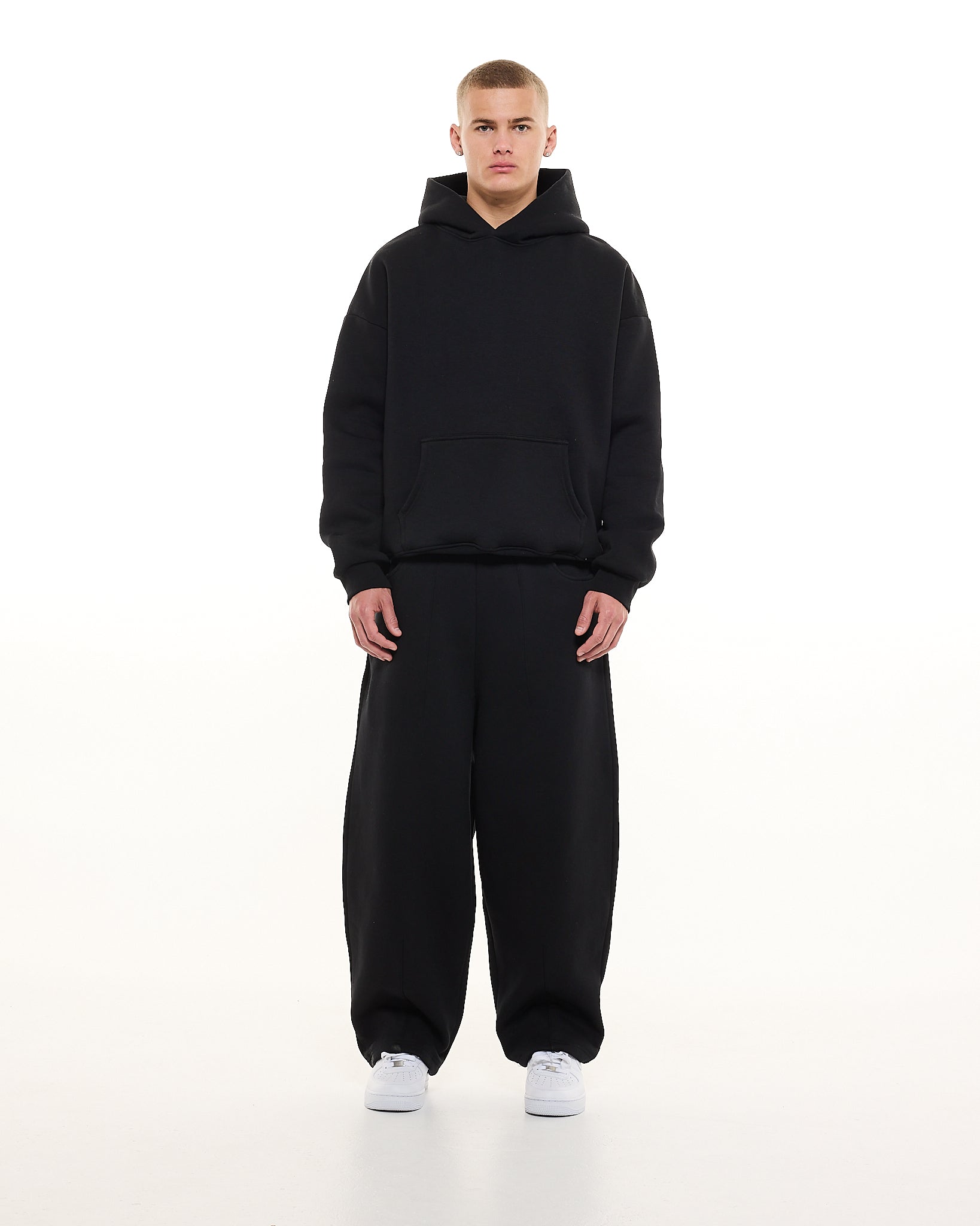 COZY STRAIGHT LEG SWEATS - BLACK - SWEATS EU