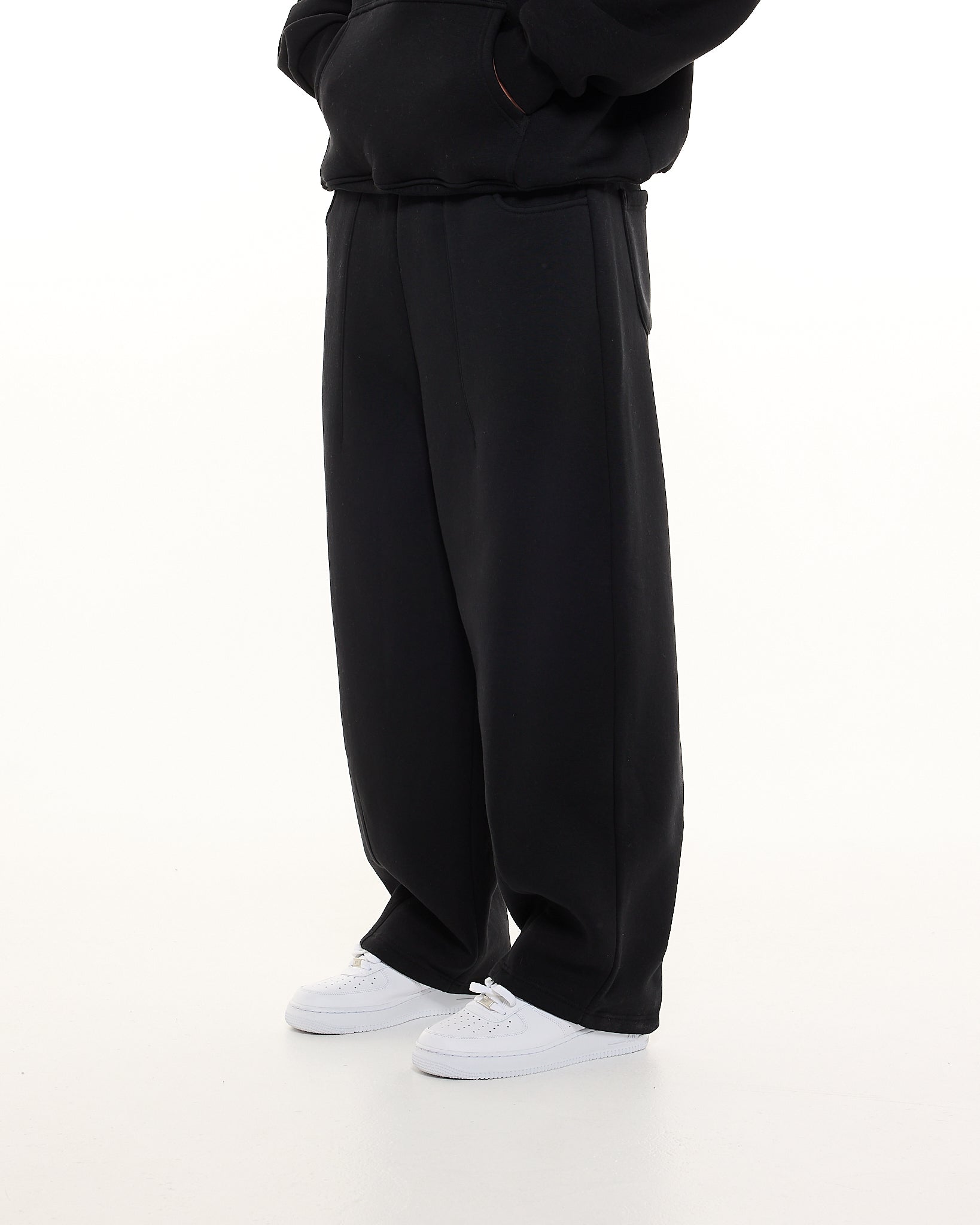 COZY STRAIGHT LEG SWEATS - BLACK - SWEATS EU
