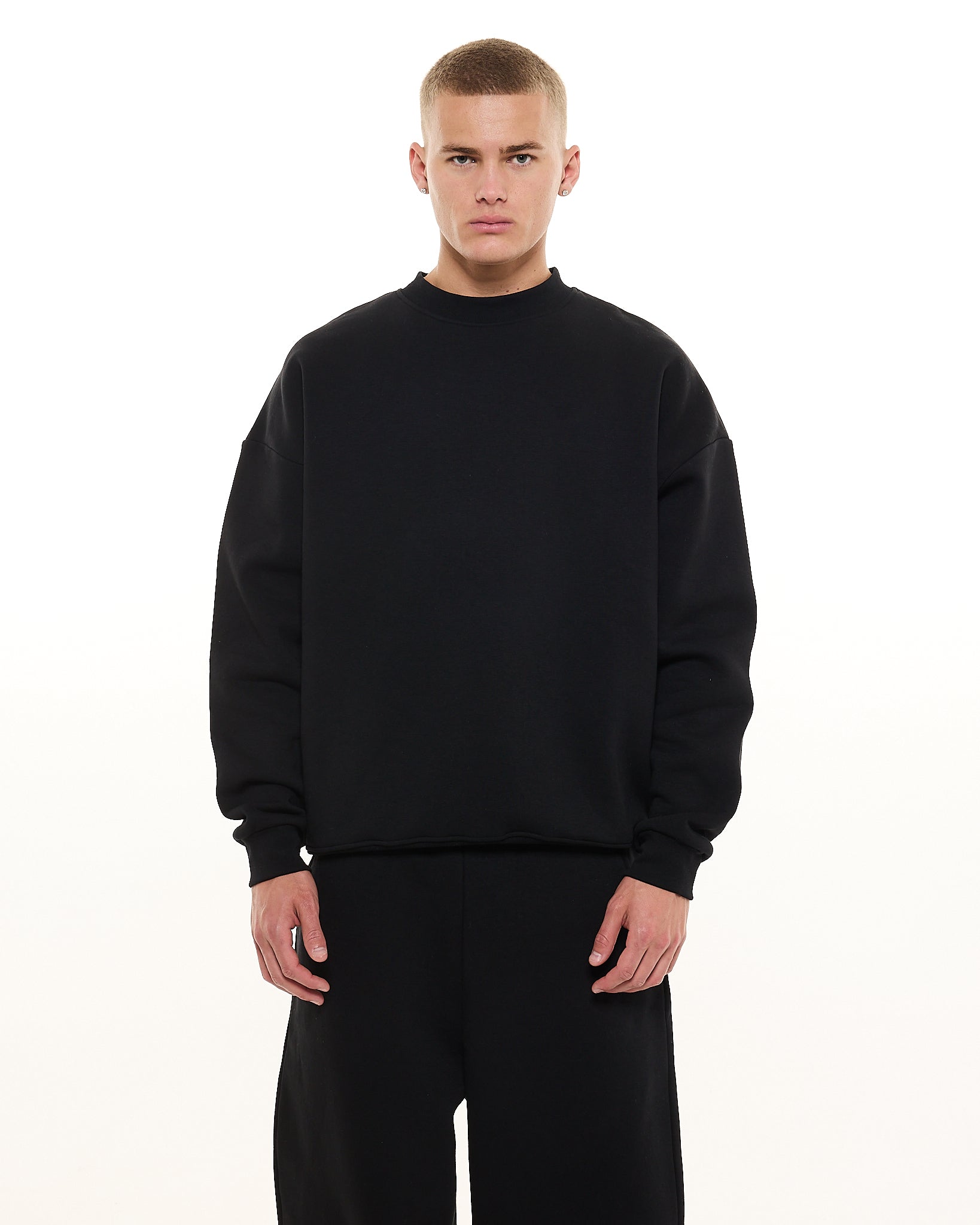 COZY SWEATER - BLACK