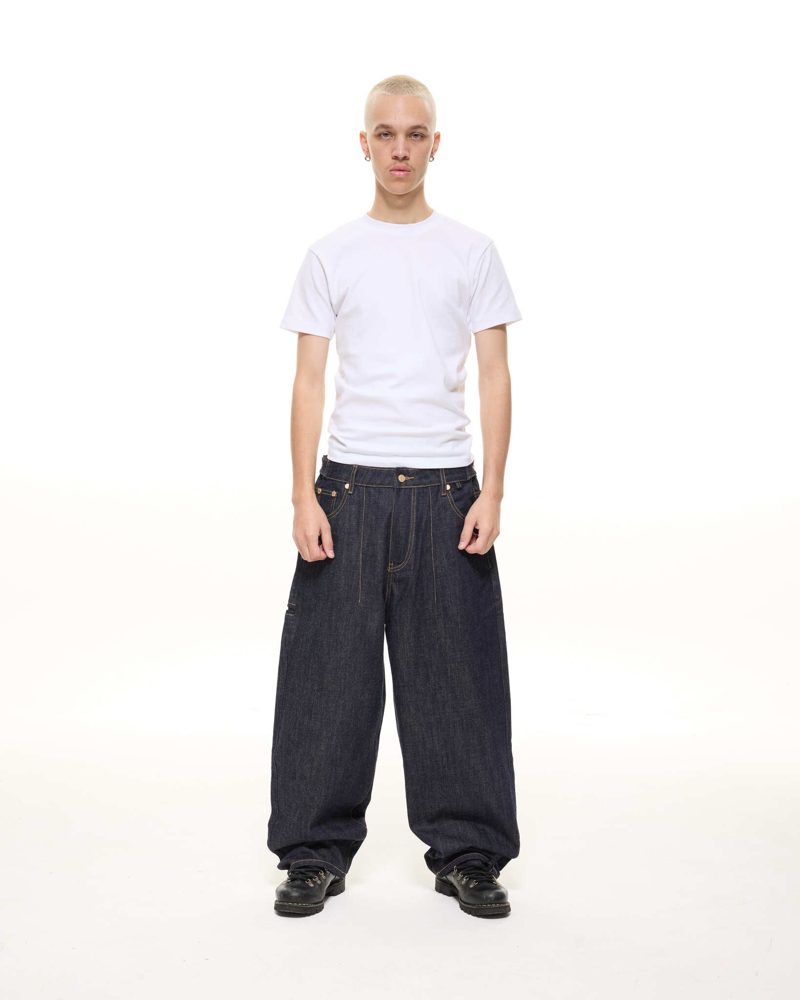 新品 SWEATS COLLECTIVE DENIM BAGGYJEANS DENIM BAGGY JEANS - INDIGO