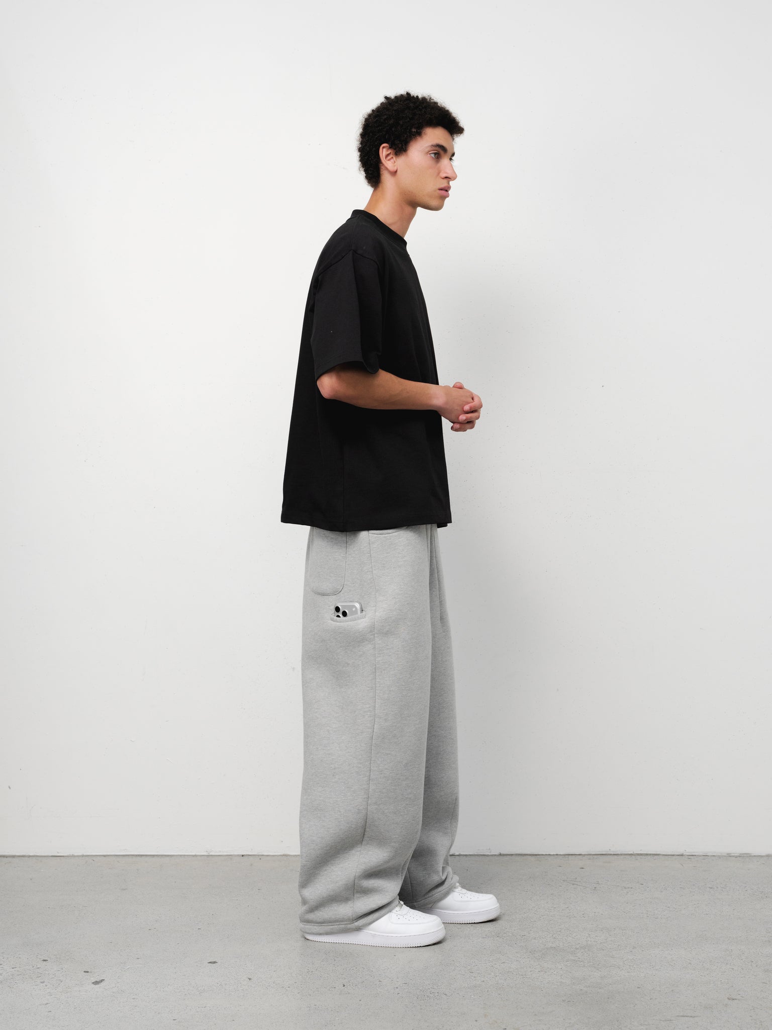 Black Signature Blank T-shirt by Sweats EU, front view showing classic fit and smooth fabric.