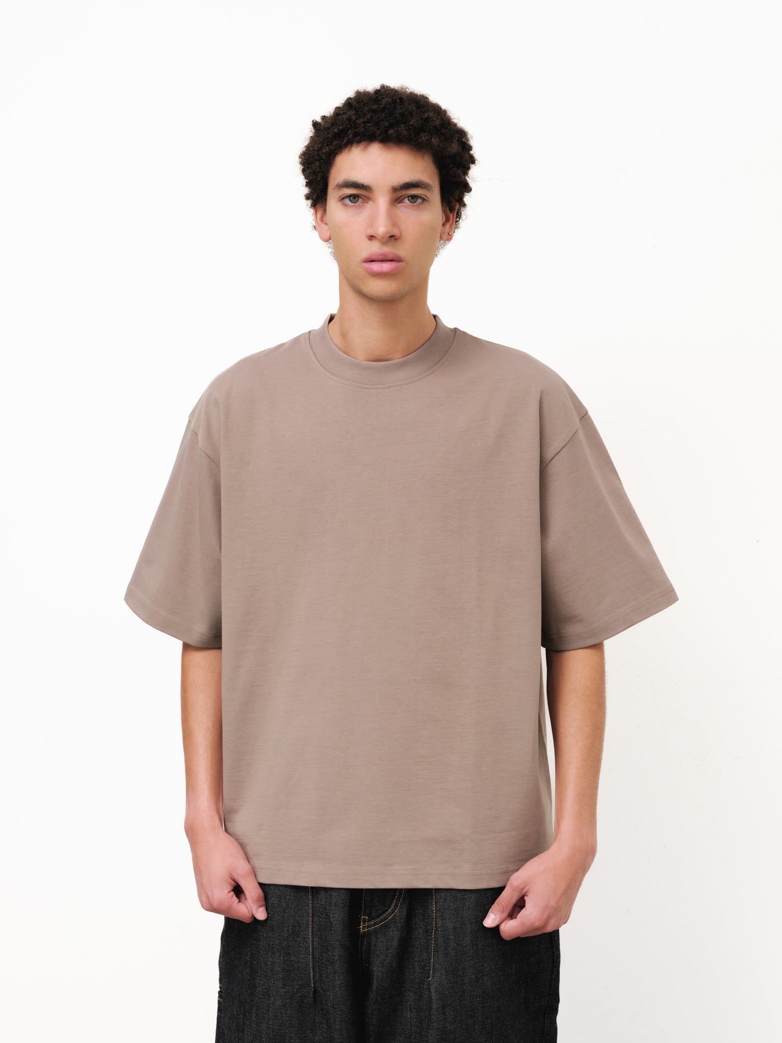 White SIGNATURE BLANK T-shirt by SWEATS EU, front view showing classic fit and clean design.