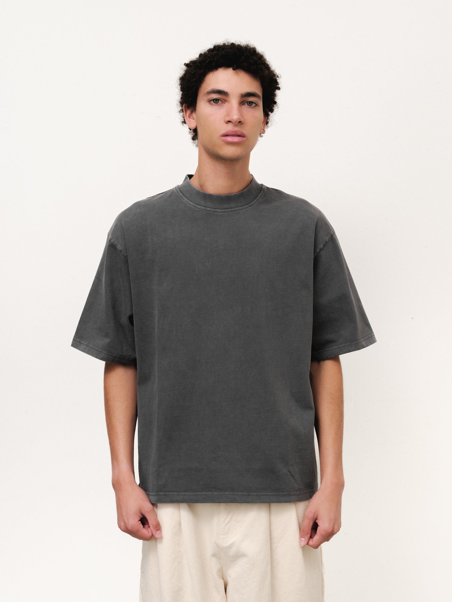Washed grey Signature Blank T-shirt by Sweats EU displayed on a full stock shoot, showing front view of the casual men's T-shirt.