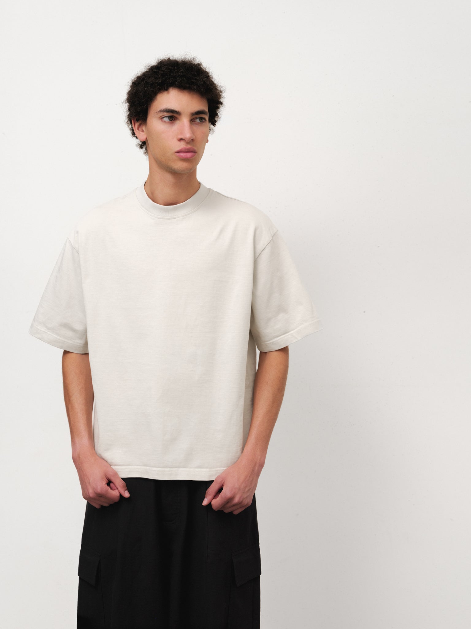 White SIGNATURE BLANK T-shirt by SWEATS EU displayed flat on a neutral background.